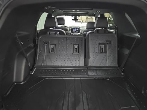 Used 2023 Chevrolet Traverse RS AWD/4WD image 12