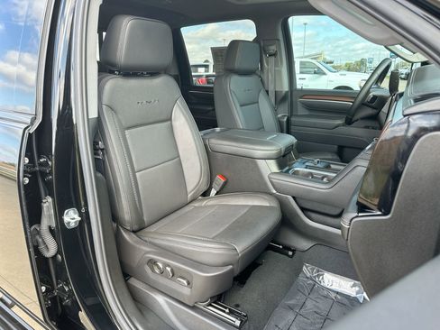 Used 2025 GMC Sierra 3500 Denali w/ Denali Reserve Package image 26