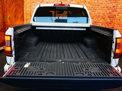 Used 2025 Nissan Frontier SV w/ SV Convenience Package AWD/4WD image 44