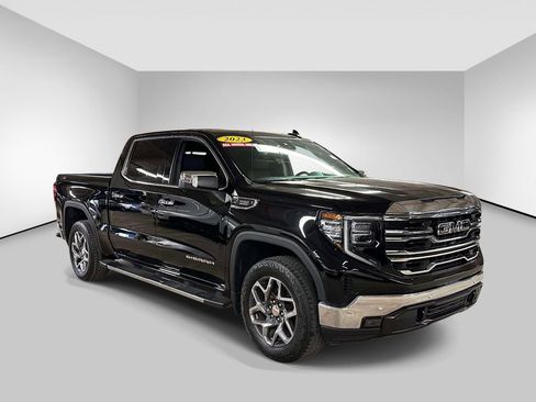 Used 2023 GMC Sierra 1500 SLT w/ SLT Premium Plus Package AWD/4WD image 6