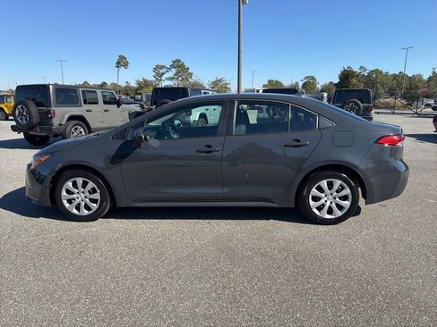 Used 2025 Toyota Corolla LE image 9