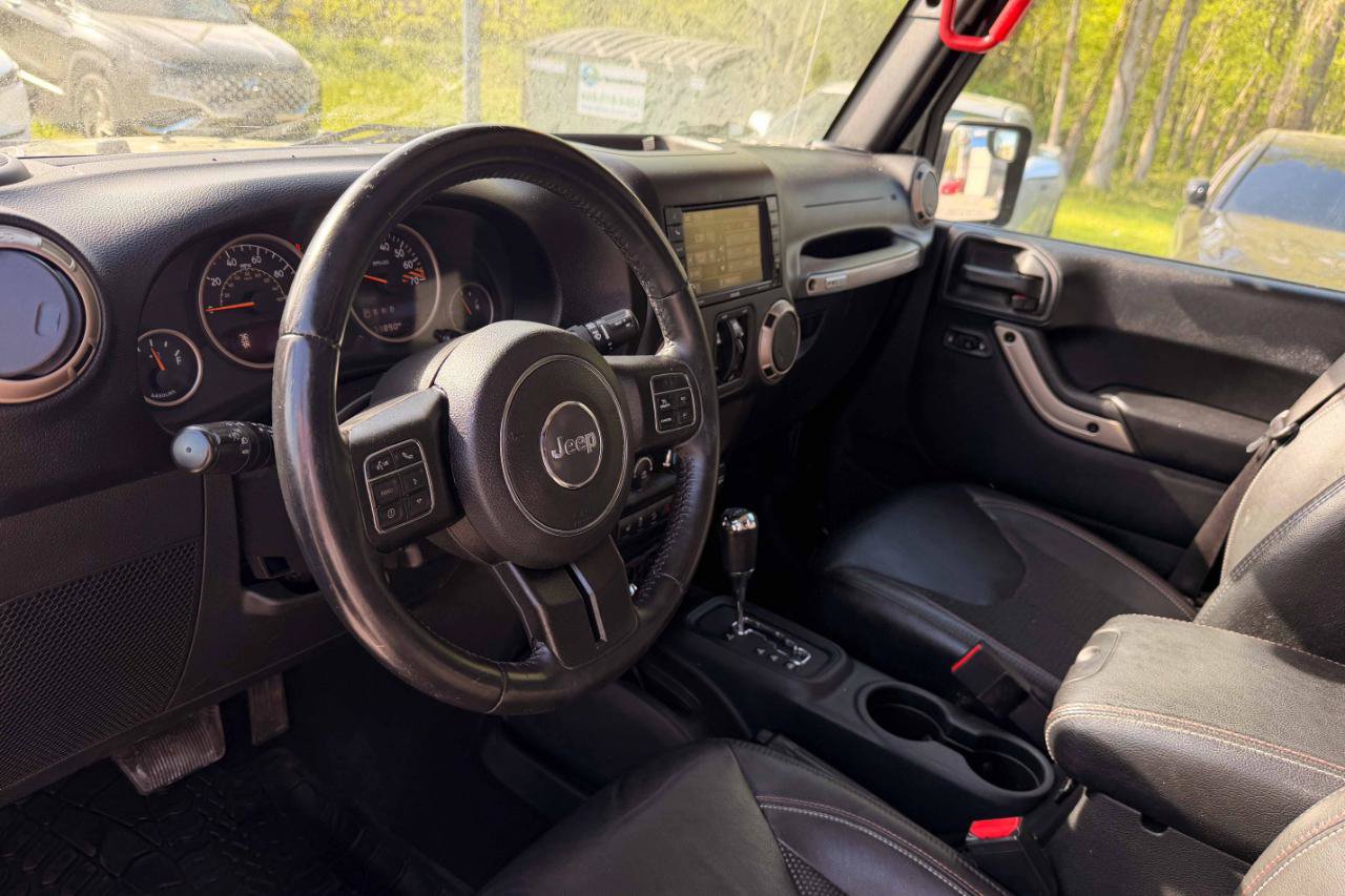 Used 2016 Jeep Wrangler Unlimited Sahara AWD/4WD image 16
