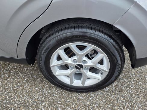 Used 2025 Kia Soul LX w/ LX Technology Package FWD image 36