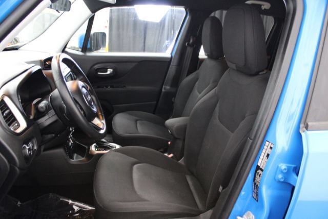 Used 2015 Jeep Renegade Latitude FWD image 12