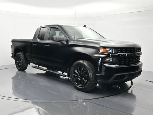 Certified 2021 Chevrolet Silverado 1500 Custom RWD image 3