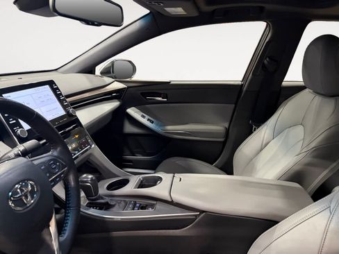 Used 2020 Toyota Avalon XLE w/ Moonroof Package FWD image 10