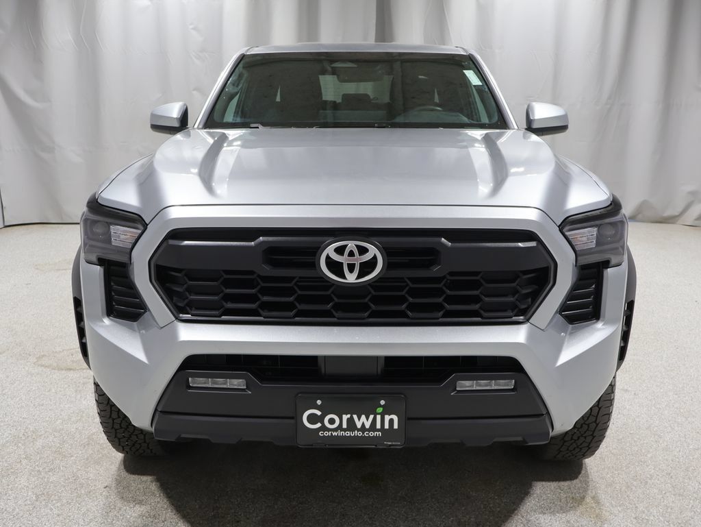 Used 2025 Toyota Tacoma TRD Off-Road AWD/4WD image 9