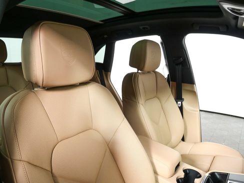 New 2026 Porsche Macan image 25