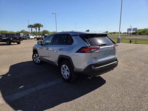 Used 2024 Toyota RAV4 LE AWD/4WD image 5