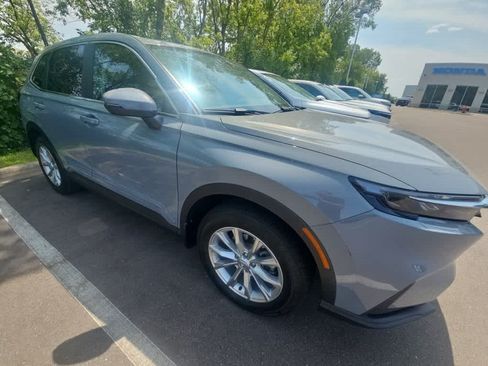 Used 2024 Honda CR-V EX image 3