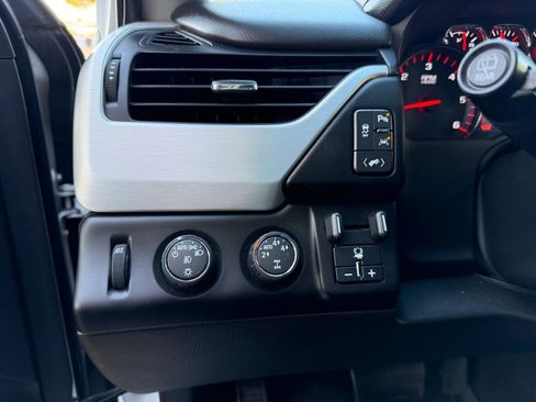 Used 2016 GMC Yukon SLT w/ HD Trailering Package image 19