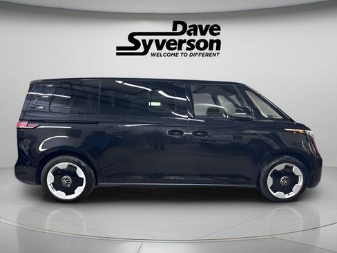 New 2025 Volkswagen ID. Buzz Pro S RWD image 3