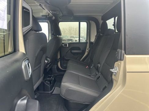 Certified 2020 Jeep Gladiator Sport w/ Quick Order Package 24S image 22