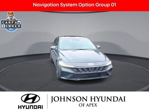 Certified 2024 Hyundai Elantra Limited image 2