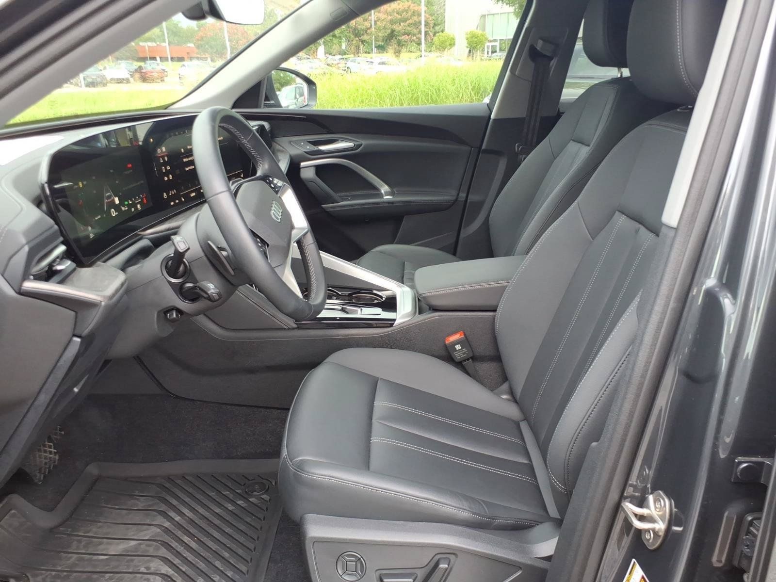 Used 2025 Audi Q5 Premium w/ Convenience Package AWD/4WD image 12