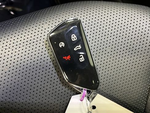 Used 2025 Volkswagen Atlas SEL AWD/4WD image 42