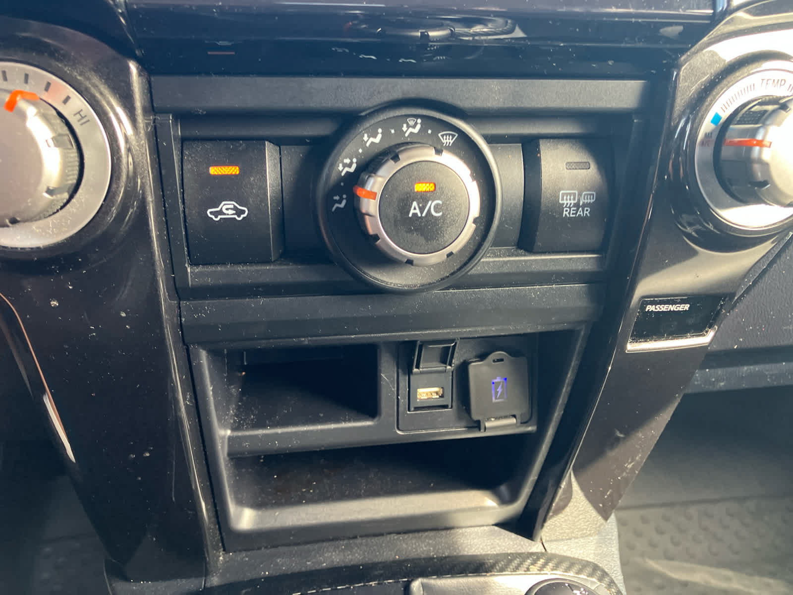 Used 2022 Toyota 4Runner TRD Off-Road Premium w/ TRD Black Wheel Package (TMS) AWD/4WD image 29