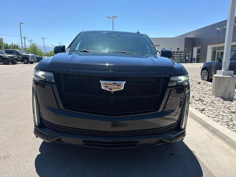 Used 2021 Cadillac Escalade Sport w/ Driver Assist Tech Package AWD/4WD image 2