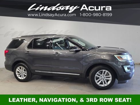 Used 2017 Ford Explorer XLT w/ Equipment Group 202A FWD image 3
