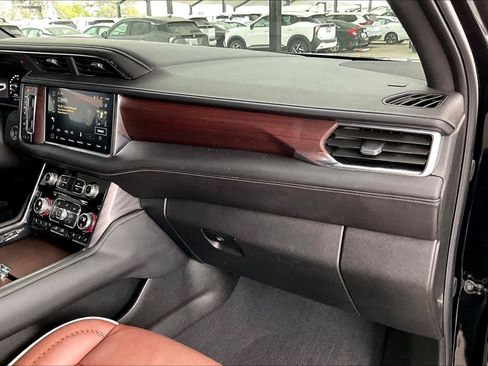 Used 2024 GMC Yukon Denali Ultimate image 18