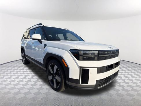 Used 2024 Hyundai Santa Fe Limited image 3