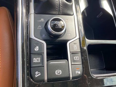 Used 2022 Kia Sorento SX Prestige w/ Rust Color Package image 11