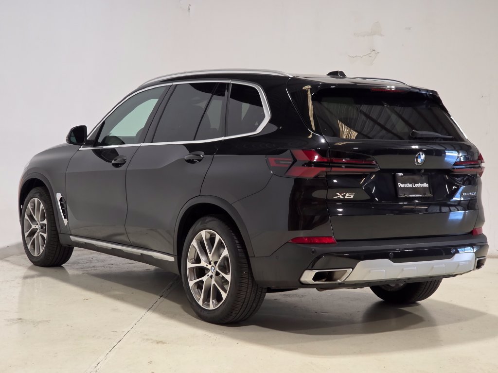 Used 2024 BMW X5 xDrive40i w/ Premium Package AWD/4WD image 2