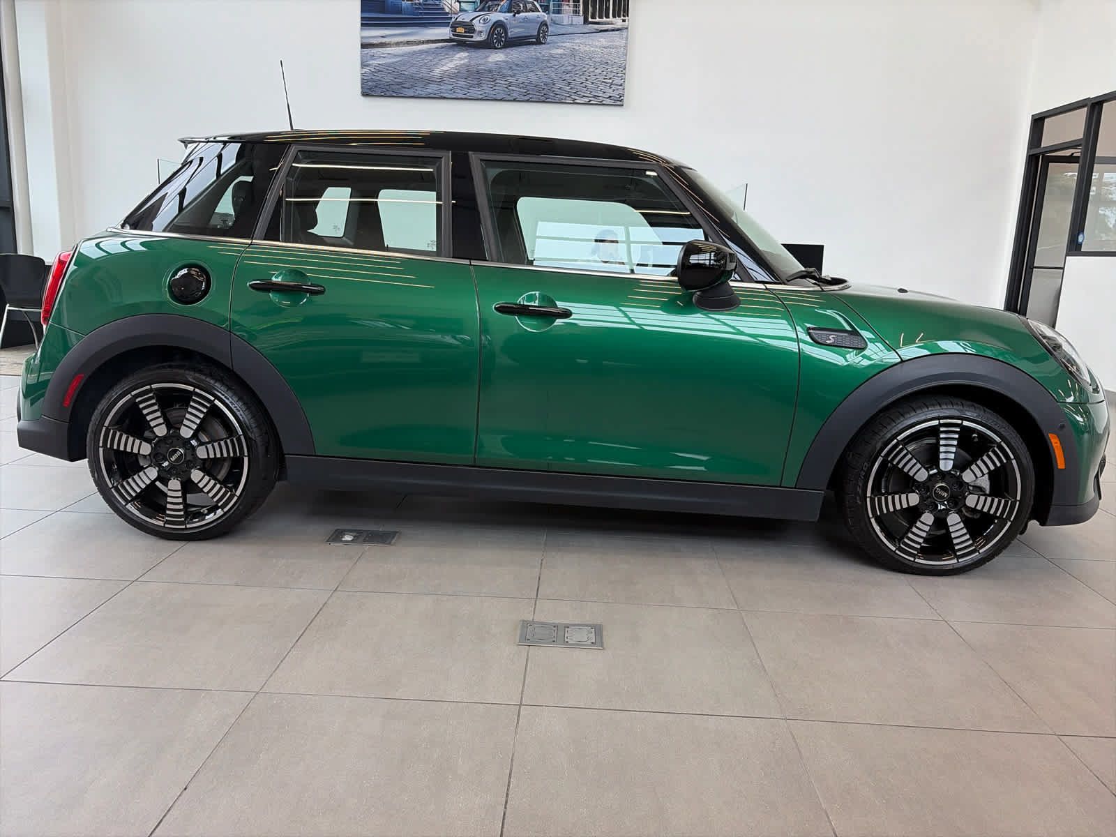 Used 2024 MINI Cooper S FWD image 4