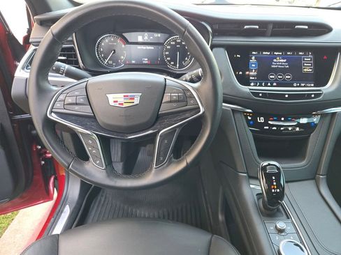 Used 2021 Cadillac XT5 Premium Luxury w/ LPO, Floor Liner Package image 10