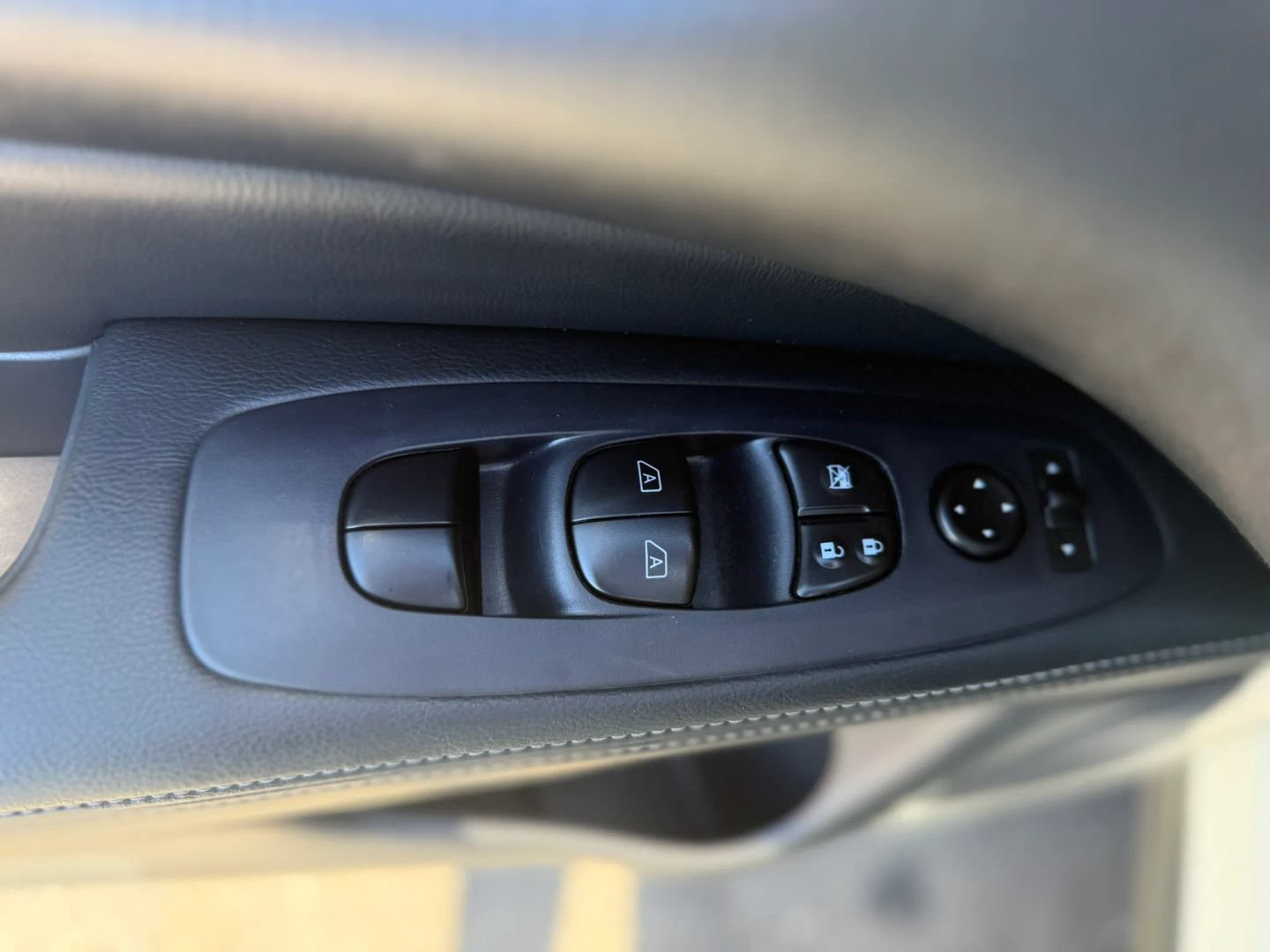 Used 2019 Nissan Pathfinder SV AWD/4WD image 21