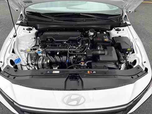Certified 2025 Hyundai Elantra Sport image 22