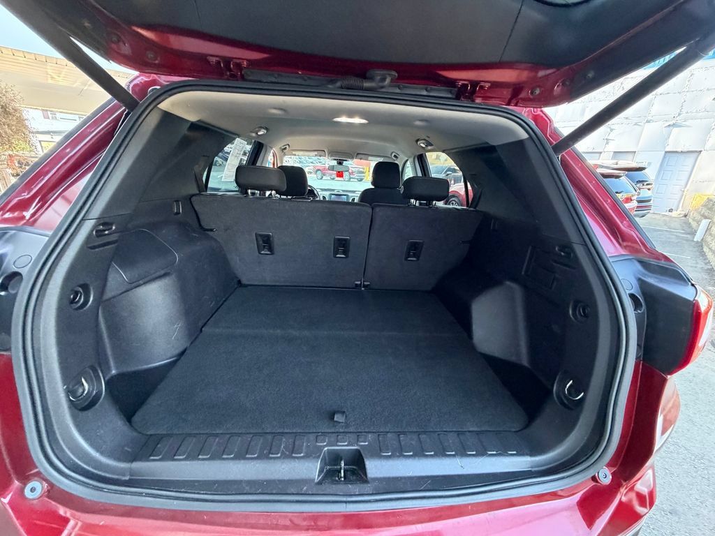 Used 2018 Chevrolet Equinox LT AWD/4WD image 11