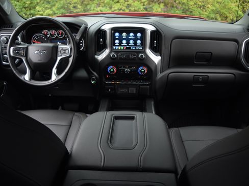 Used 2020 Chevrolet Silverado 1500 LT Trail Boss image 8