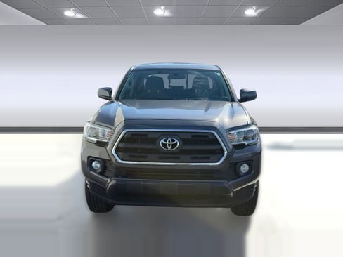 Used 2016 Toyota Tacoma SR5 image 5