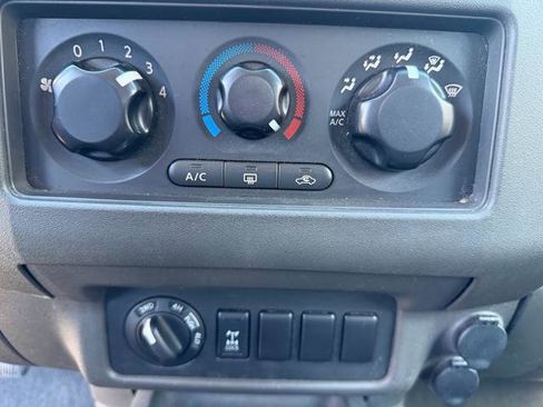 Used 2006 Nissan Frontier NISMO AWD/4WD image 15