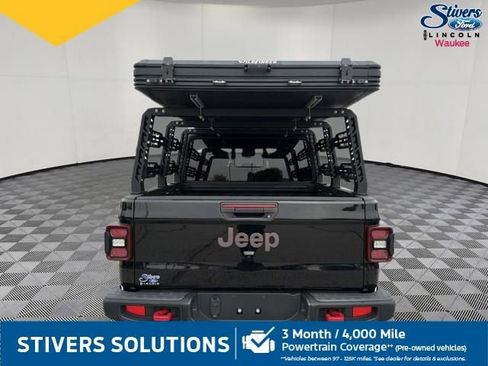 Used 2024 Jeep Gladiator Rubicon w/ Technology Group AWD/4WD image 7