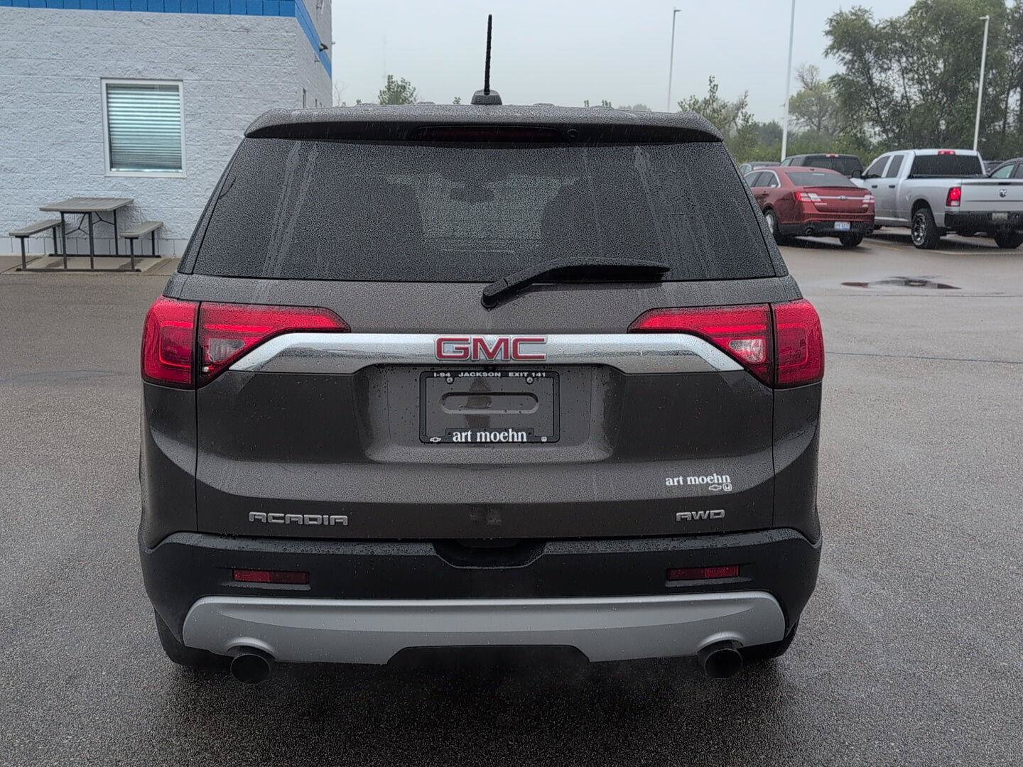 Used 2019 GMC Acadia SLE AWD/4WD image 4