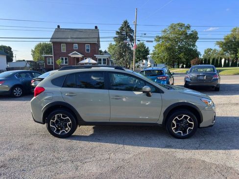 Used 2017 Subaru Crosstrek 2.0i Premium AWD/4WD image 4