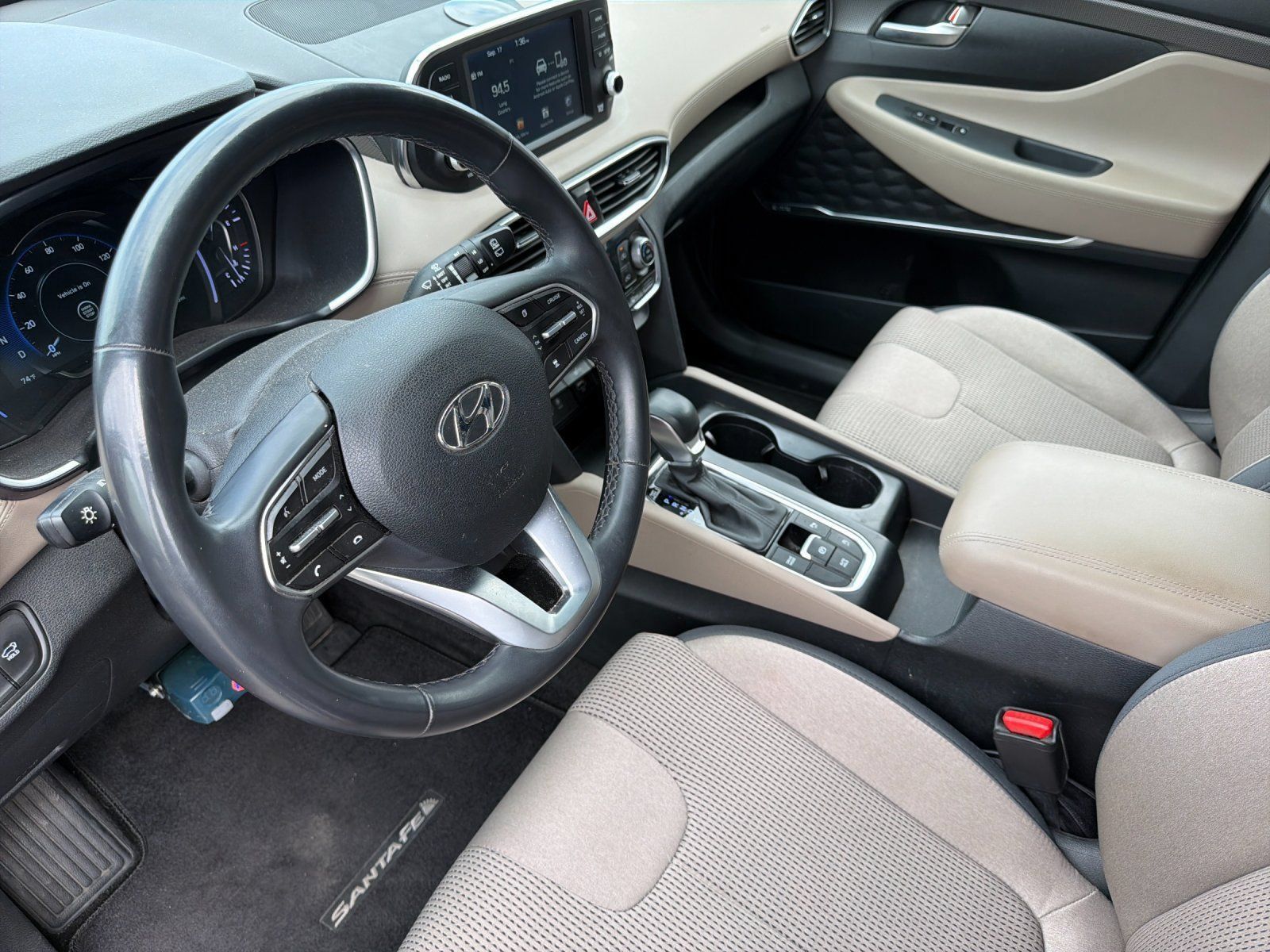 Used 2019 Hyundai Santa Fe SEL FWD image 9
