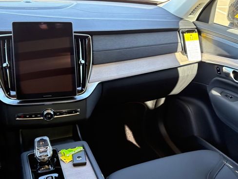New 2026 Volvo XC90 B6 Plus w/ Protection Package Premier image 12