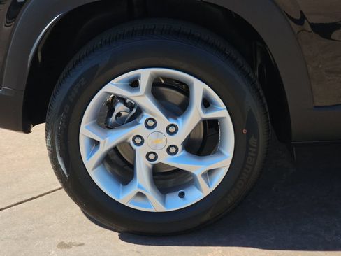 New 2026 Chevrolet Trax LS w/ LS Convenience Package FWD image 37
