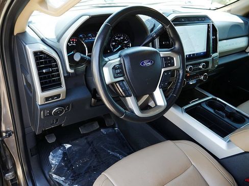 Used 2022 Ford F250 Lariat w/ Lariat Value Package AWD/4WD image 12