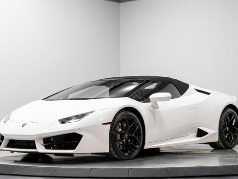 Used 2019 Lamborghini Huracan LP 580-2 image 3