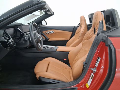 Certified 2023 BMW Z4 M40i w/ Premium Package image 5