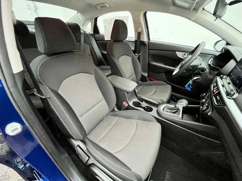 Used 2023 Kia Forte LXS w/ LXS Technology Package FWD image 32