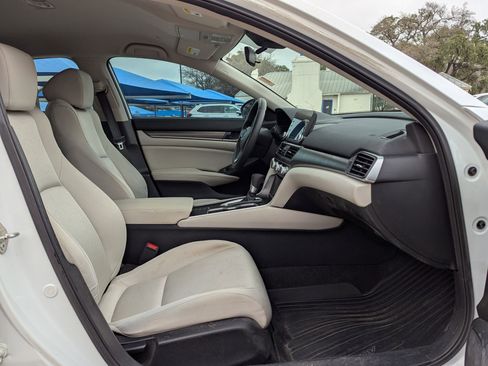 Certified 2018 Honda Accord LX image 26