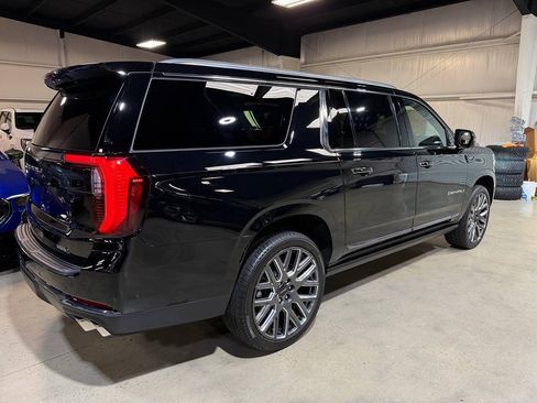 Used 2026 GMC Yukon XL Denali Ultimate AWD/4WD image 12