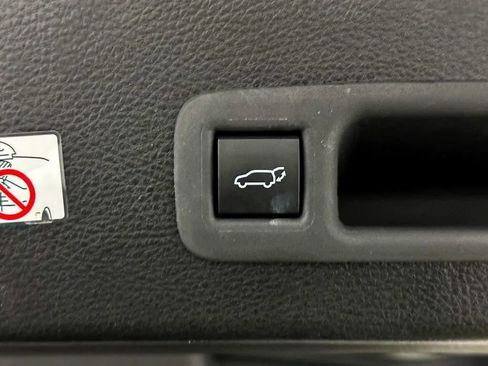 Used 2026 Toyota Sienna LE FWD image 40