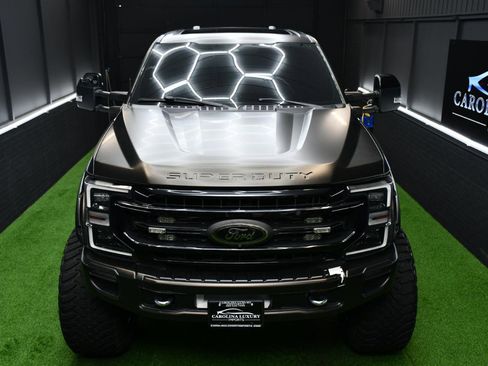 Used 2022 Ford F250 Platinum w/ FX4 Off-Road Package AWD/4WD image 19