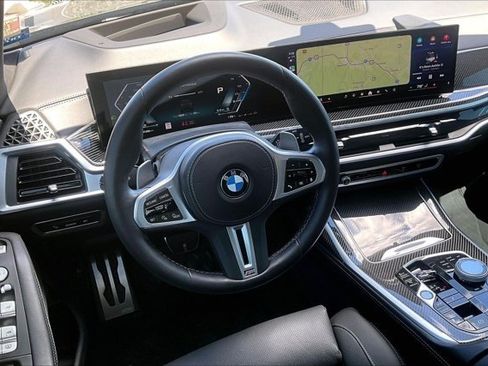 Used 2025 BMW X7 M60i AWD/4WD image 17